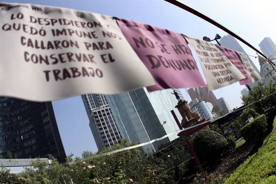Madres de jóvenes asesinadas y feministas piden no retirar la Glorieta, pues es el único lugar público para ser vistas y escuchadas