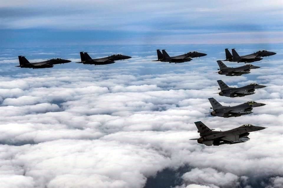 Aviones de Corea del Sur y de EU realizan un simulacro de bombardeo de precisión este martes.