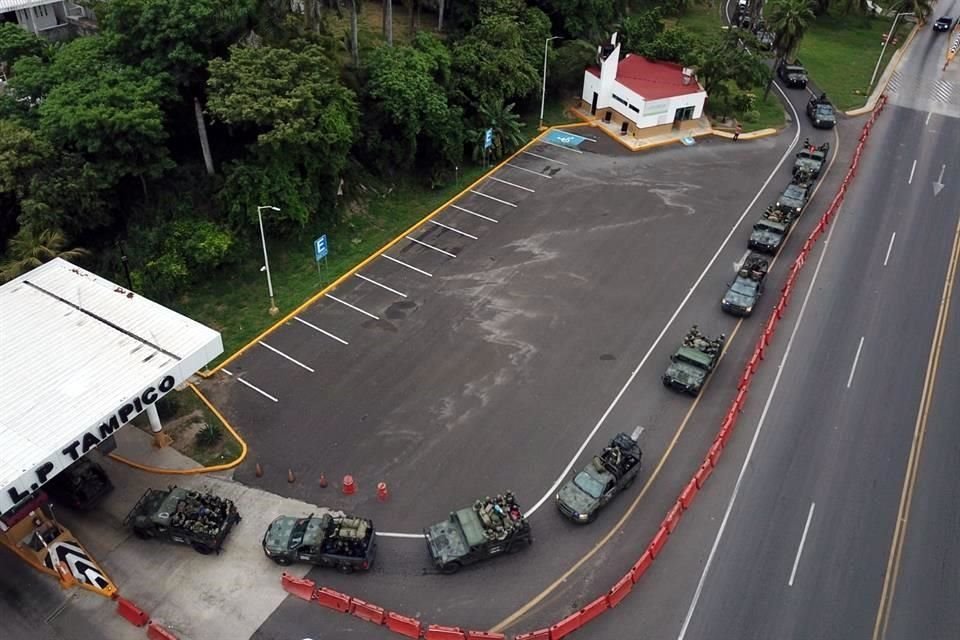 Los elementos del Ejército llegaron al Batallón de Infantería en el municipio de Tampico.