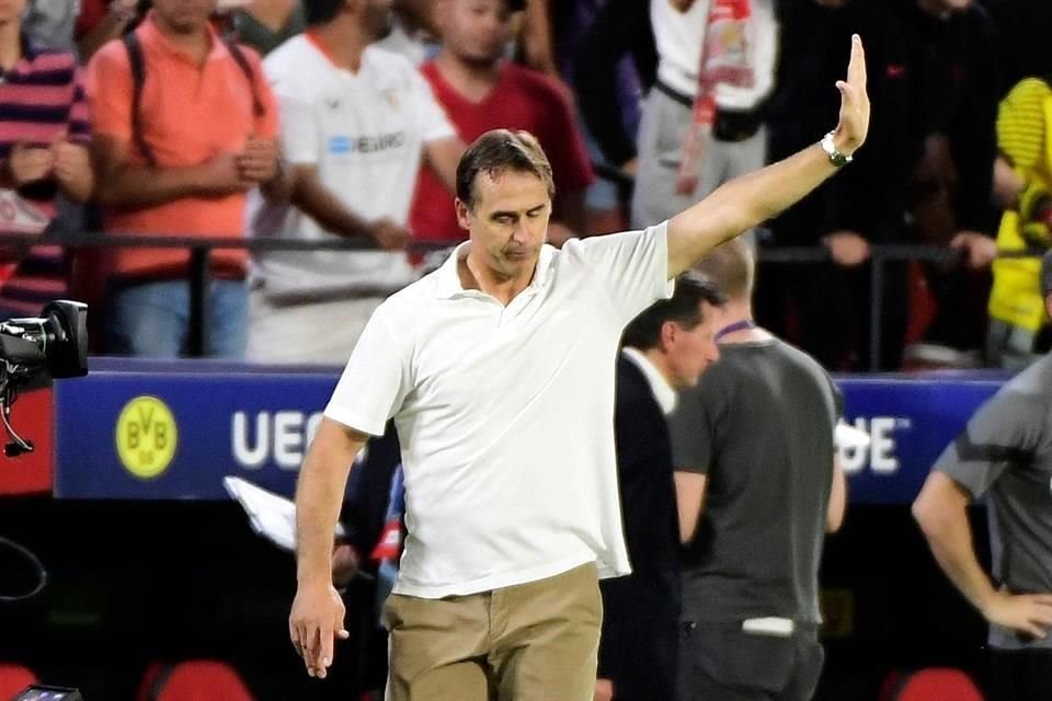 Julen Lopetegui se despide del Sevilla.