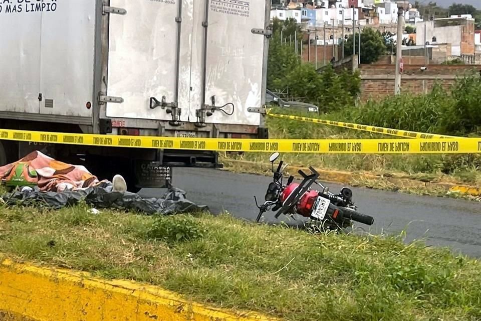 Los hechos sucedieron en la Avenida Arroyo de Enmedio, cerca del cruce con la Calle La Gigantera.