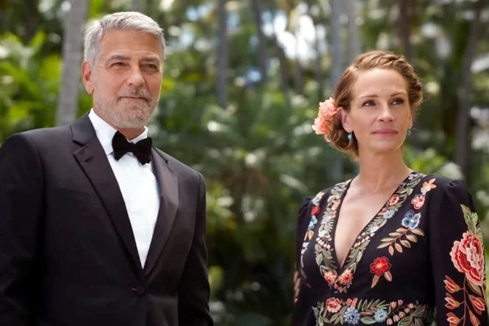 Julia Roberts y George Clooney vuelven a compartir pantalla en este filme que ya está en cartelera. Conoce la opinión de Adriana Fernández.