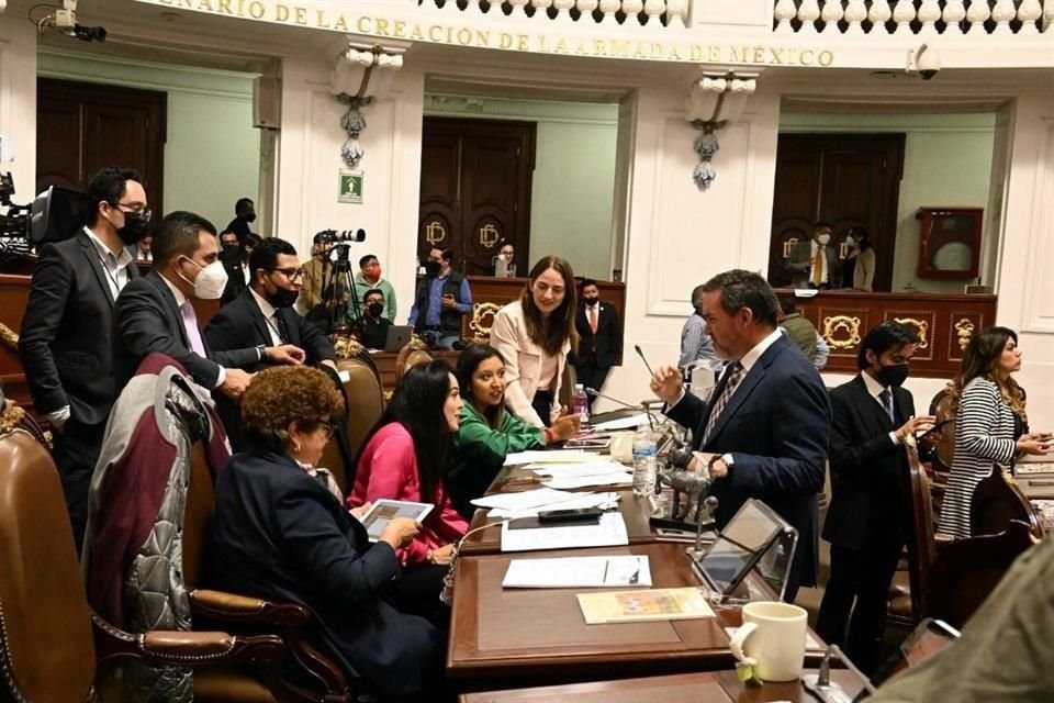 El recurso de pregunta parlamentaria permite a los diputados realizar preguntar para obtener información de dependencias gubernamentales.