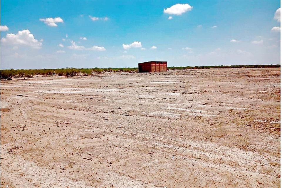 En esta sede hay registro de 204 alumnos en la carrera de Ingeniera en Administracin Agropecuaria, pero slo hay un terreno baldo.