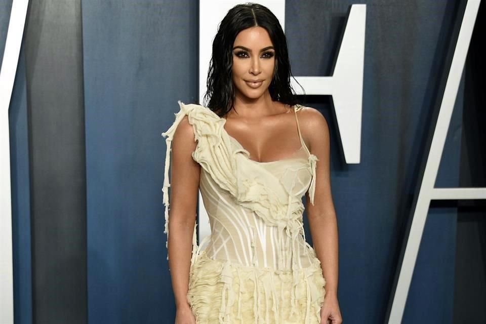 Kim Kardashian compró por 25 mil dólares el outfit que Janet Jackson utilizó en el videoclip de su sencillo 'If'.