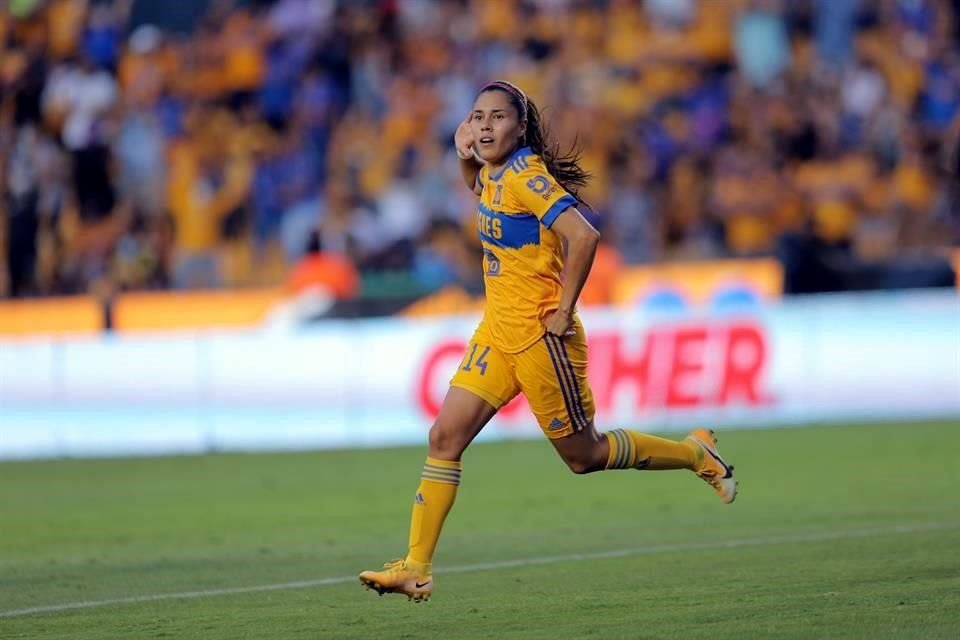 Lizbeth Ovalle marcó el cuarto gol auriazul de la noche en el Estadio Universitario.