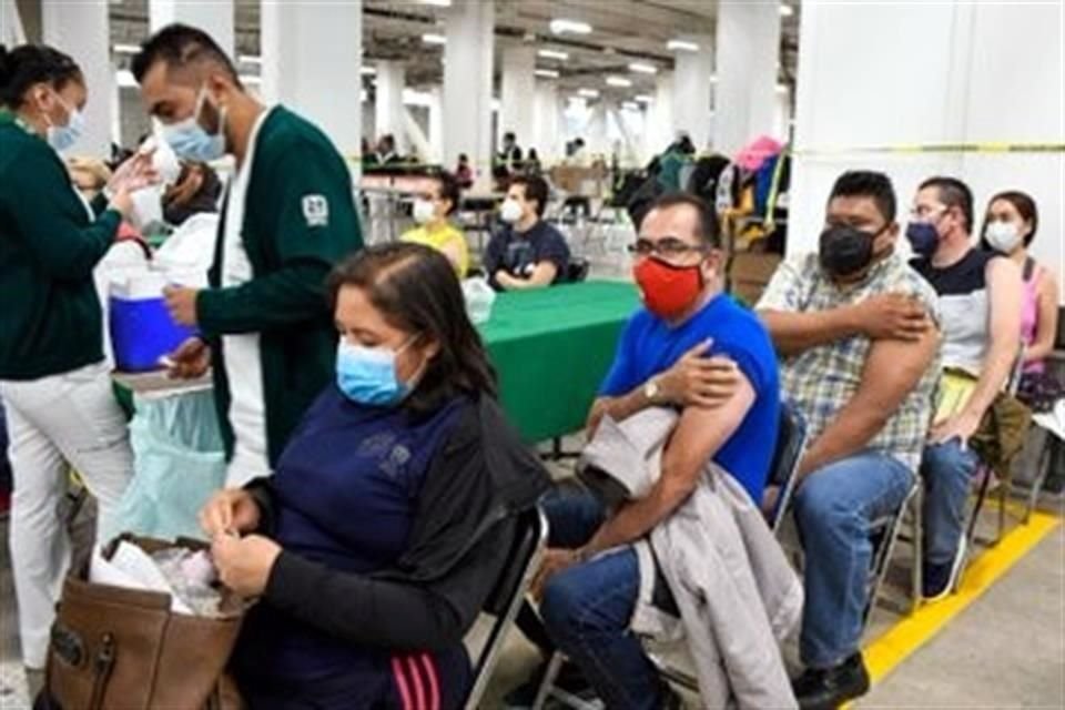 Los docentes son recibidos por orden alfabético.