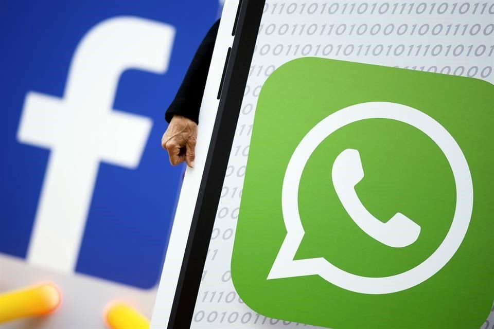 La FTC argumenta que Facebook violó las leyes antimonopolio al comprar Instagram y WhatsApp para eliminarlos como competidores.    