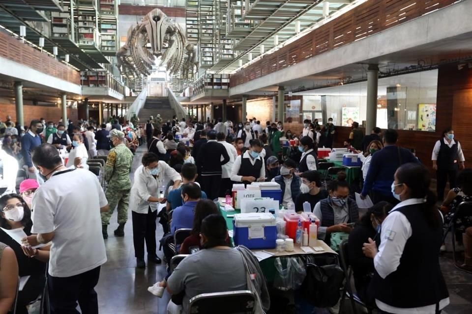 La Biblioteca José Vasconcelos es una de las sedes de vacunación contra Covid-19.