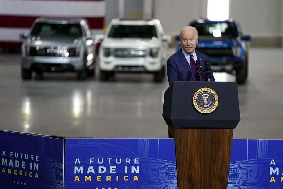 Ford develó su F-150 Lightning durante la visita del Presidente Biden.