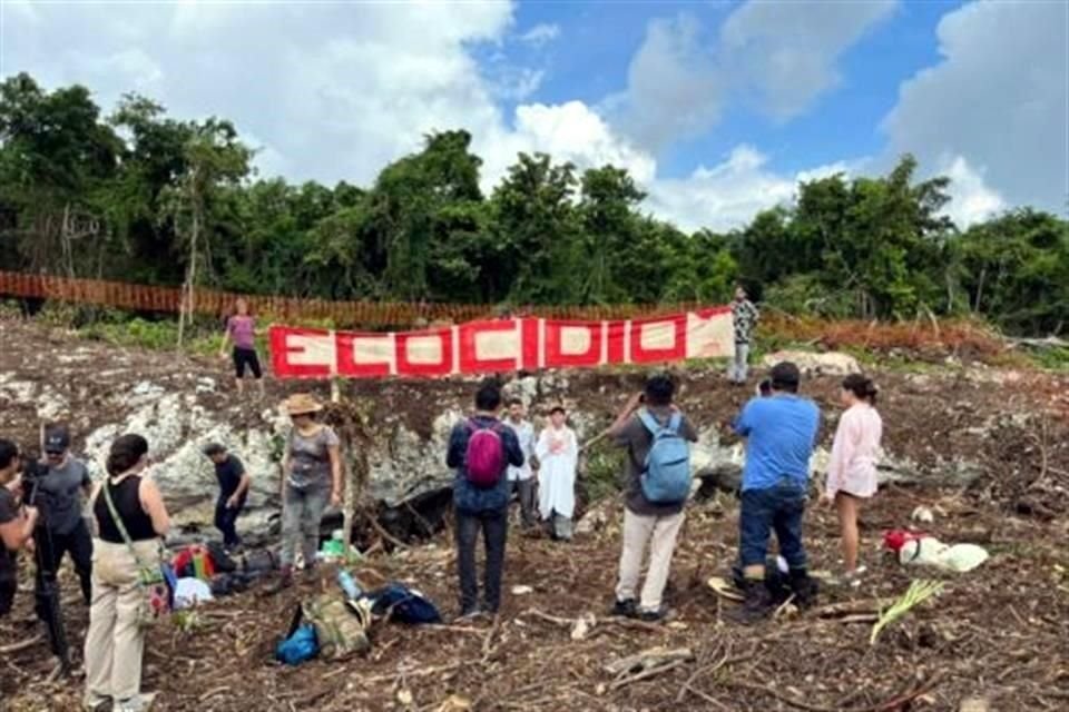 El recorrido de pobladores, especialistas y activistas ocurrió en el tramo 5 del Tren Maya, ubicado en Playa del Carmen, Quintana Roo.