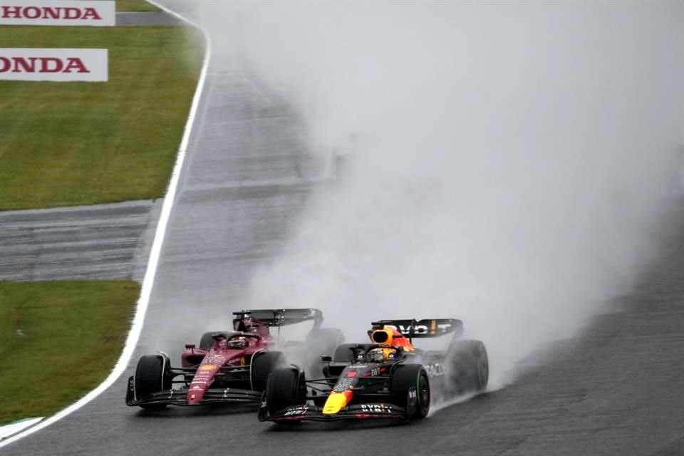 Para Verstappen, Pirelli tiene trabajo por hacer con los neumáticos de lluvia, los cuales fueron muy criticados en el GP de Japón. 