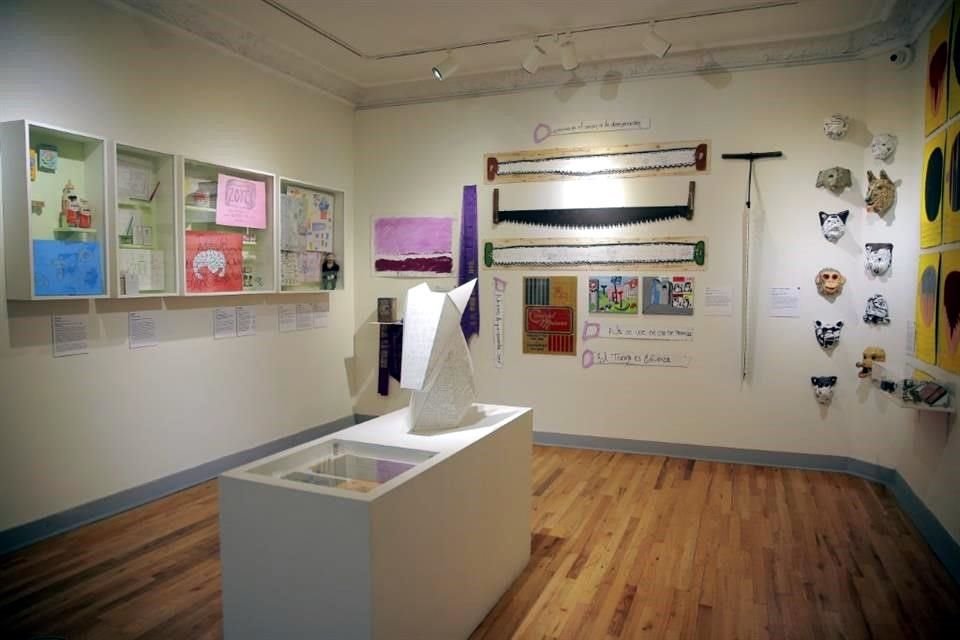 Este ejercicio de cambio y recambio aporta al conjunto de obra de Alberto Castro Leñero frescura y riesgo.