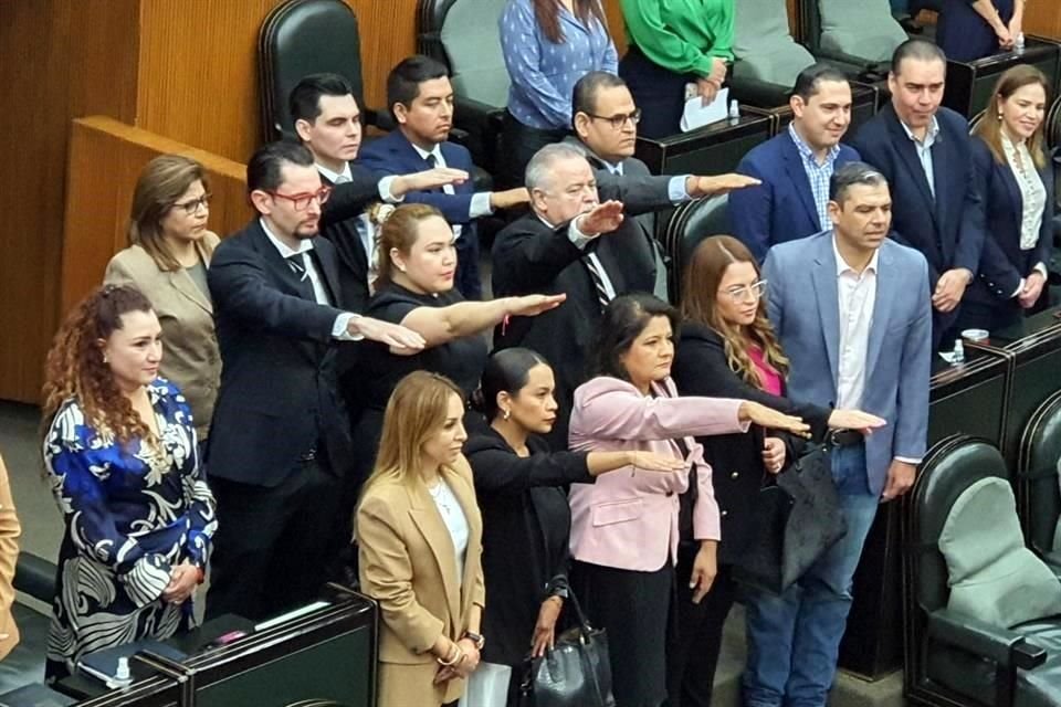 Los nueve nuevos integrantes del Comité de Selección del Sistema Estatal Anticorrupción (SEA) rindieron protesta ante el Pleno del Congreso Local.