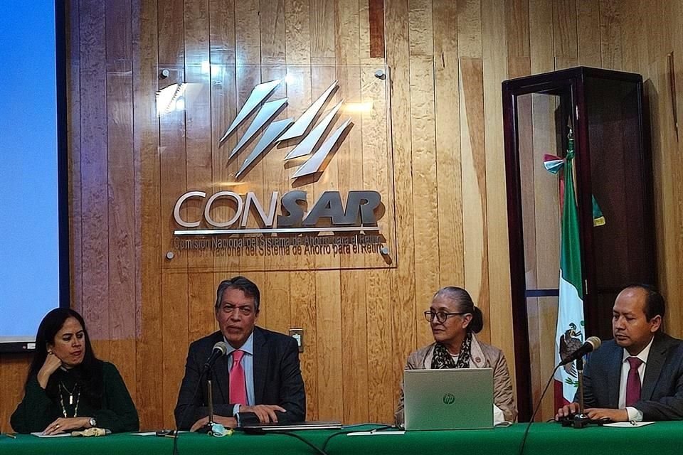 Iván Pliego, presidente de Consar, durante un seminario a periodistas donde.