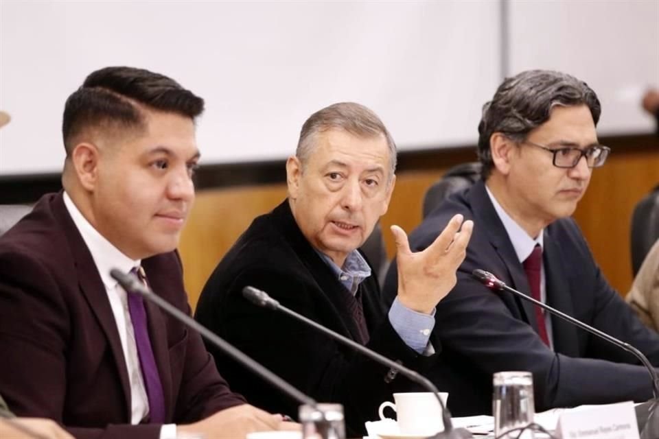 El director del ISSSTE, Pedro Zenteno, fue cuestionado por legisladores de Oposición e incluso aliados.