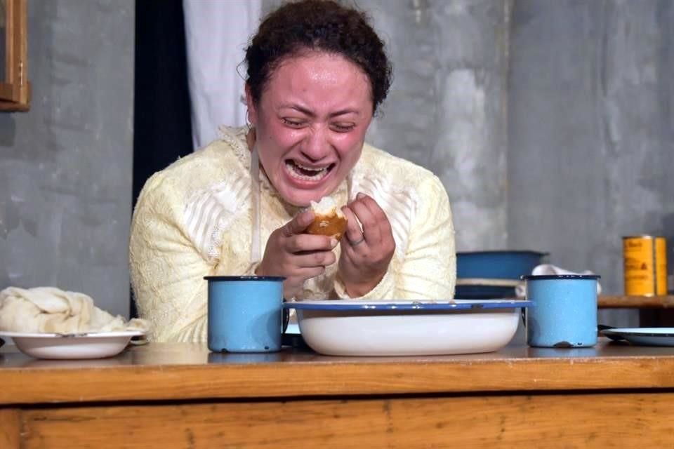 La obra 'Antes del desayuno', del dramaturgo Eugene O'Neill, un montaje que Martínez Monroy dejó listo con Ápeiron Teatro, se presenta en el foro escénico que ahora lleva su nombre.