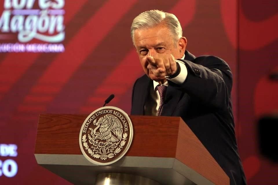 AMLO presumió el 'logro' del titular de Segob, Adán Augusto López, quien consiguió alianza PRIMOR para extender militarización hasta 2028.