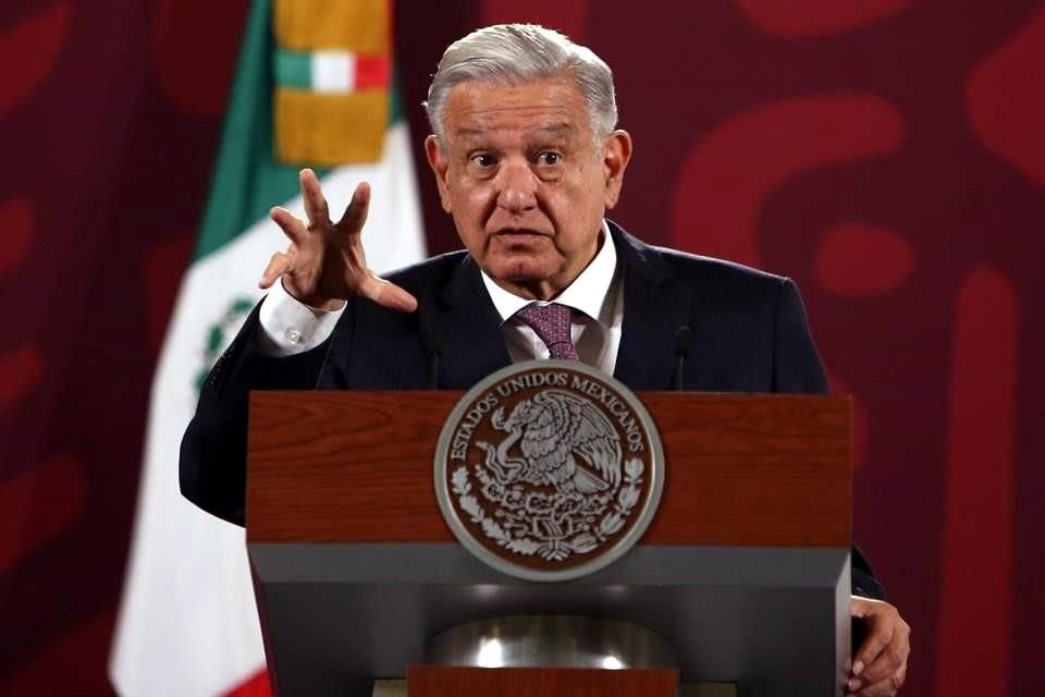 AMLO sugirió que dinero de cuentas bancarias inactivas podría ir a programas sociales y no a seguridad, como establece iniciativa de Mier.