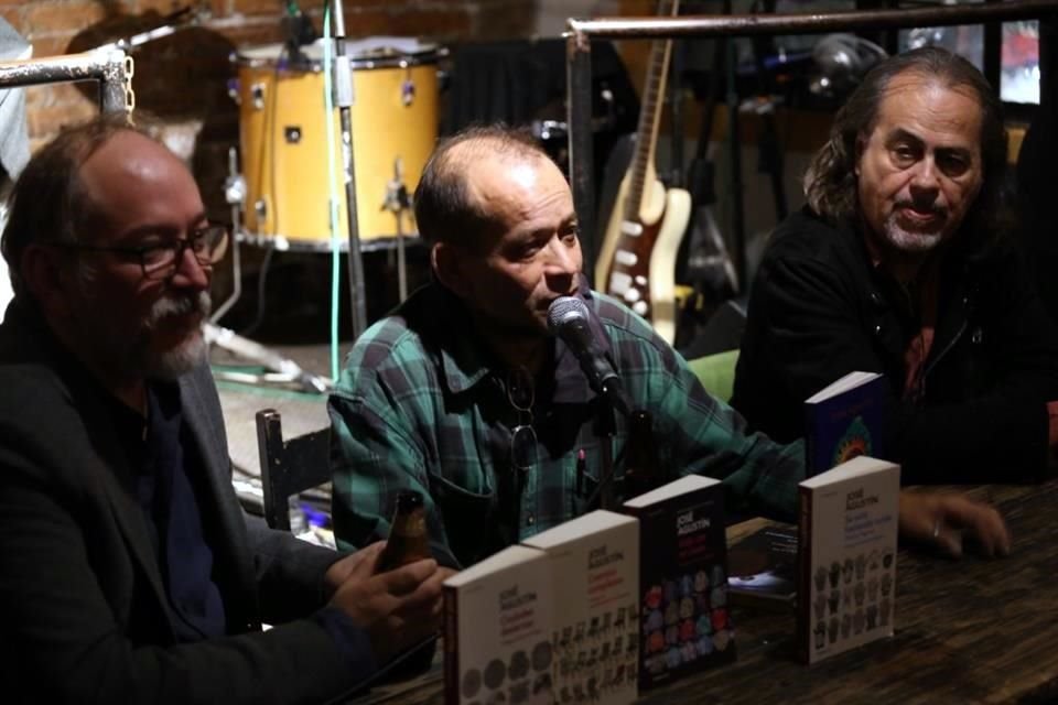 Andrés Ramírez, José Agustín 'Tino' Ramírez y José Manuel Aguilera hablaron sobre la literatura de José Agustín y la influencia de la música en su obra.