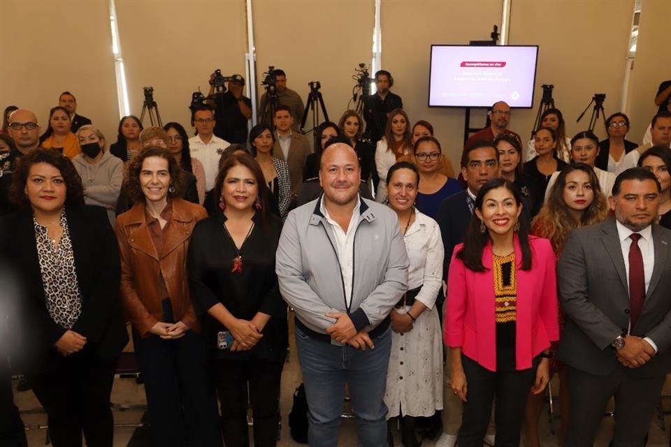 Encuentro estatal 'Somos tu Red de Apoyo' realizado en  Casa Jalisco y encabezado por el Gobernador del Estado.