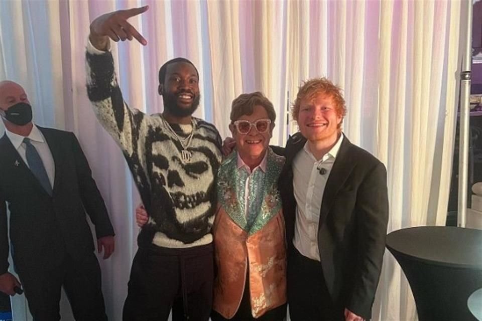 Elton John y Ed Sheeran acudieron a la boda de Robert Kraft, dueño de Los New England Patriots; interpretaron juntos 'Candle in the Wind'.