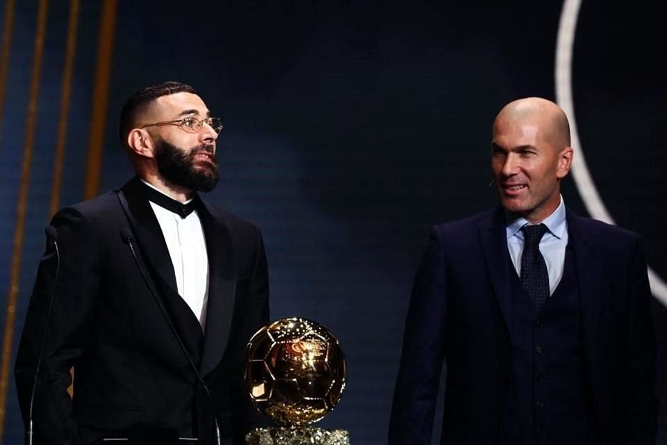 Benzema y Zidane, los últimos dos franceses en ganar el Balón de Oro.