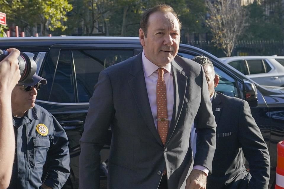 Kevin Spacey negó haber abusado del actor Anthony Rapp y reveló los motivos por los que escondía su orientación sexual.