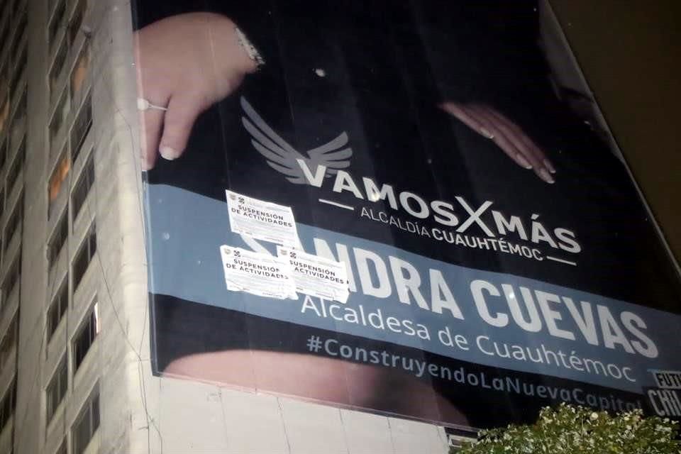 El anuncio ilegal para hacer promoción del Primer Informe de la Alcaldesa de Cuauhtémoc, Sandra Cuevas fue suspendido este lunes.