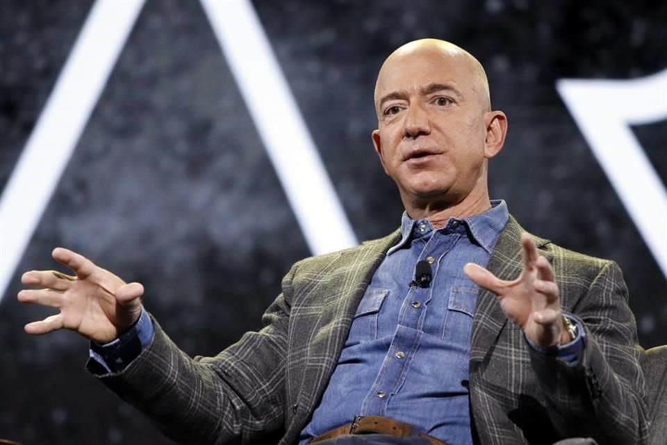 El fundador de Amazon, Jeff Bezos, dijo que es hora de 'cerrar las escotillas'.