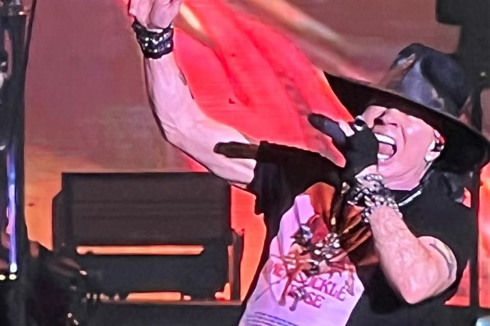 El líder de Guns N' Roses, Axl Rose demostró que sigue siendo una estrella de rock.