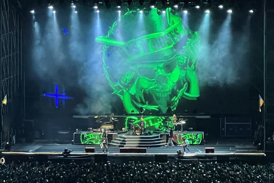 Guns N' Roses lamentó haber ofrecido un concierto más corto de lo previsto.