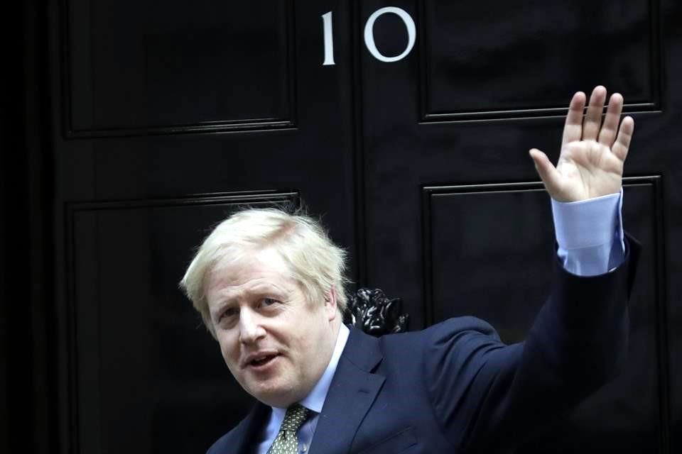 El Ex Primer Ministro Boris Johnson cuenta con 100 apoyos que lo regresarían al 10 de Down Street tras renunciar hace más de un mes por sus escándalos, asegura prensa británica.