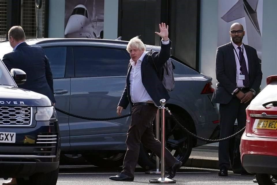 Boris Johnson al llegar a Inglaterra tras sus vacaciones.