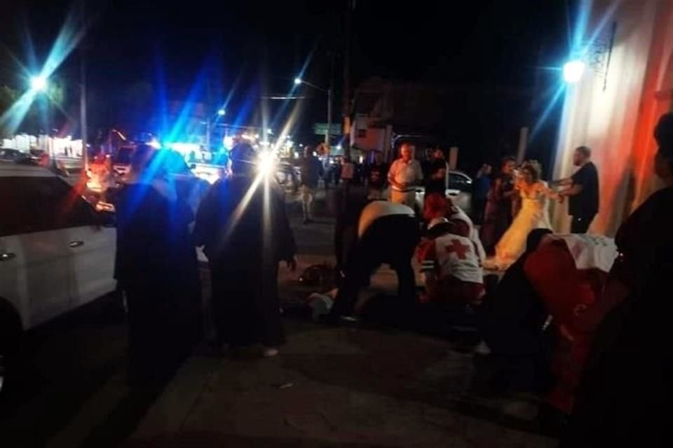 Aracely observó cómo paramédicos intentaban darle primeros auxilios a la víctima, cuya hermana quedó herida, en el Municipio de la region norte de Sonora.