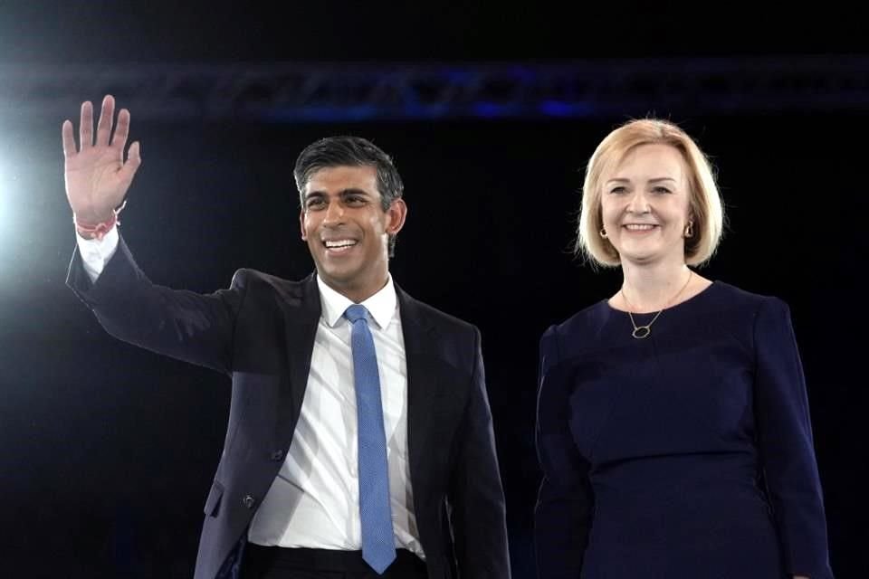 Rishi Sunak y Liz Truss después de una elección interna del Partido Conservador en agosto pasado.