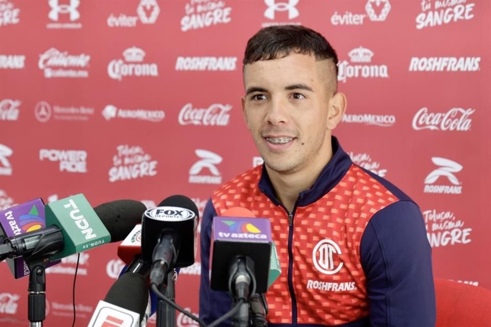 Un sonriente Leo Fernández espera que sea una gran Final entre Toluca y Pachuca.