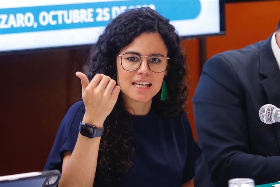 Luisa Alcalde, Secretaria del Trabajo.