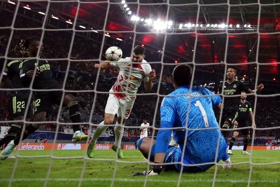 El Real Madrid sufre su primera derrota del torneo.