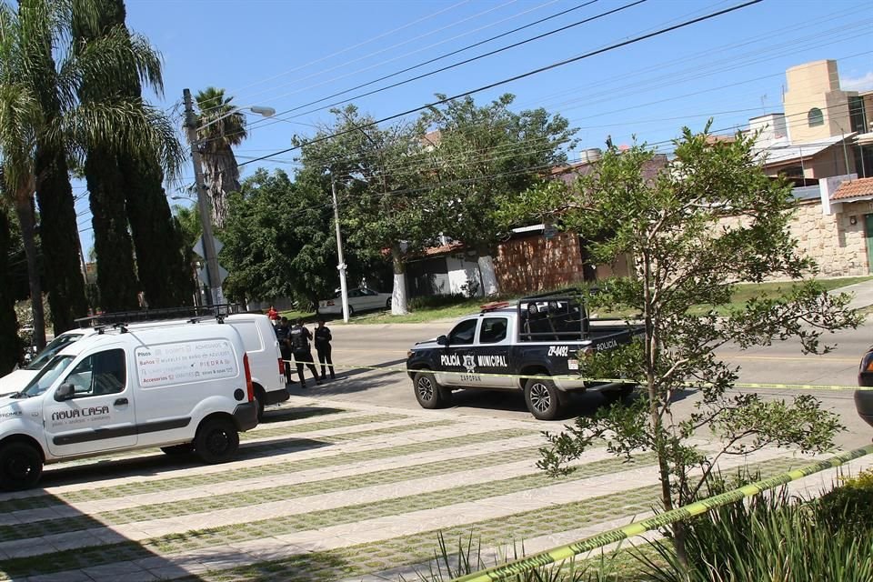 Luego de participar en un percance vial, un hombre fue atacado con arma de fuego la tarde de este miércoles en la Colonia Arcos de Guadalupe, en Zapopan. Resultó ileso.