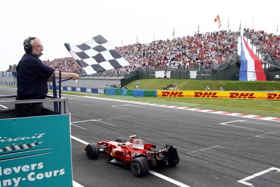 Las banderas son vitales para el desarrollo de una carrera de F1.