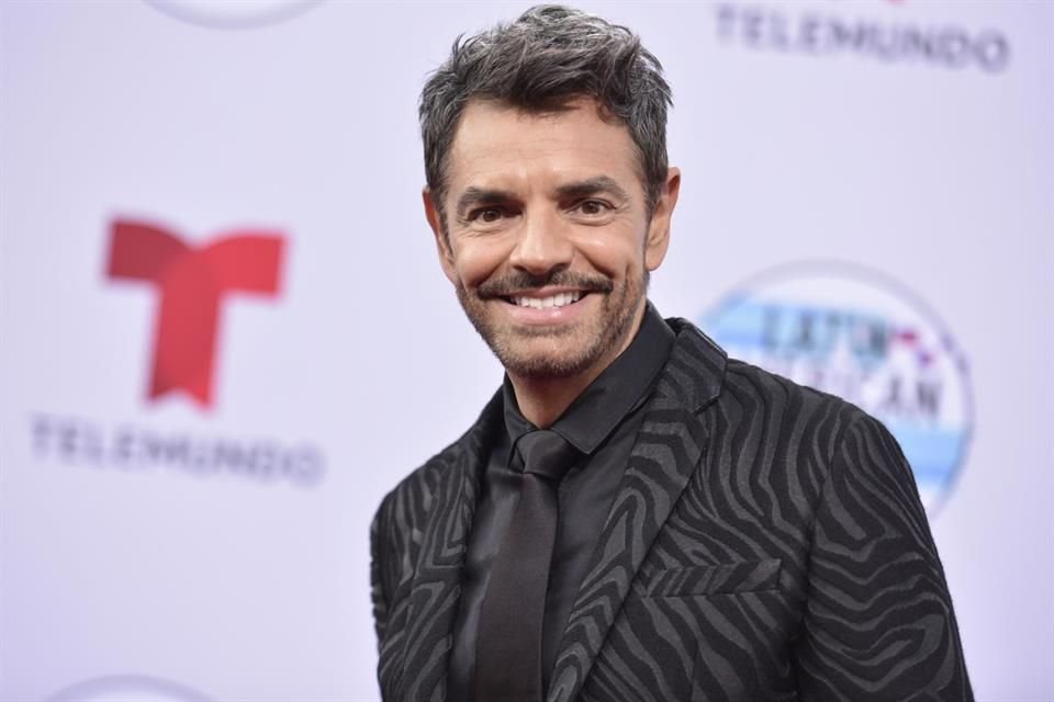 El actor Eugenio Derbez reveló en sus redes sociales que para él es una tortura la terapia física que recibe tras su lesión de hombro.