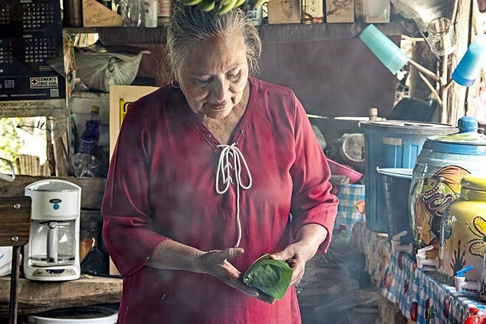 En los saberes de Carmen Carrera, las recetas tradicionales se entrelazan con la medicina ancestral y la enfermería. Esta es su historia.