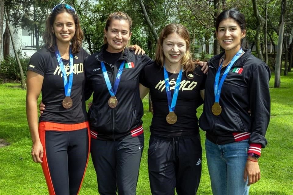 La Selección Nacional Femenil de Kayak 4k fue la más votada en la categoría No Profesional.