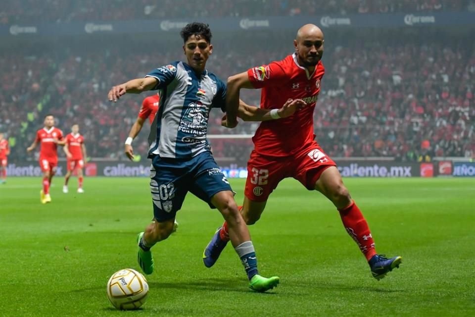 Kevin Álvarez quiere salir campeón con Pachuca para después concentrarse en la Selección Mexicana.