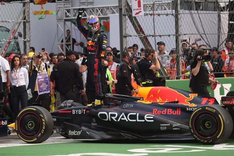 Checo Pérez volvió a subir al podio en México y recuperó el subliderato de la F1.