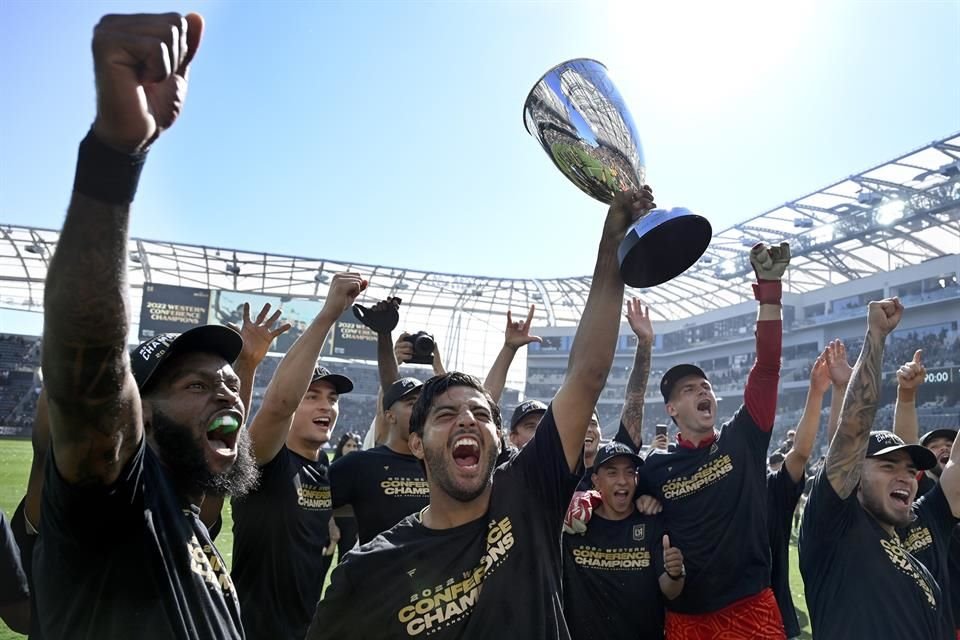 El LAFC de Carlos Vela ya ganó la Supporter's Shield, el título de Conferencia y ahora va por el campeonato de la MLS.