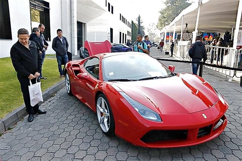 Indep vendió 7 autos de marcas como Ferrari y McLaren, asegurados a un grupo de hackers, pese a no tener aval y ahora enfrenta demanda.