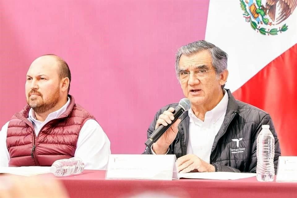 El Gobernador de Tamaulipas, Américo Villarreal, habla en rueda de prensa en la que estuvo con el Secretario de Gobierno, Héctor Joel Villegas.