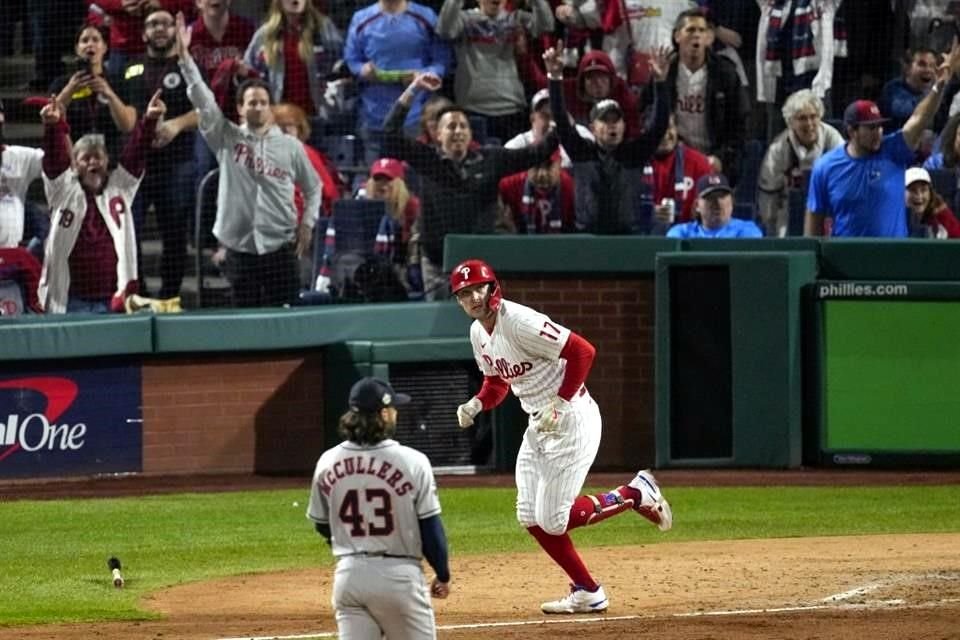 Lance McCullers Jr. recibió 5 cuadrangulares, un récord en la historia de la Serie Mundial.